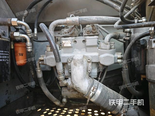 液壓泵斜45?左(大件艙室) 液壓泵斜45?左(大件艙室)