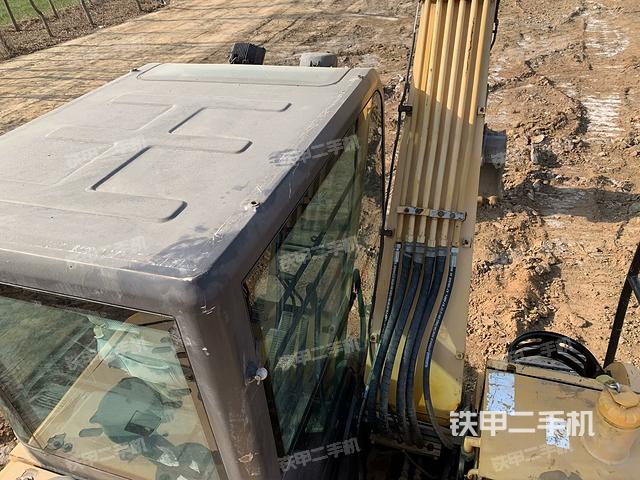 駕駛室頂部（整機(jī)外觀）