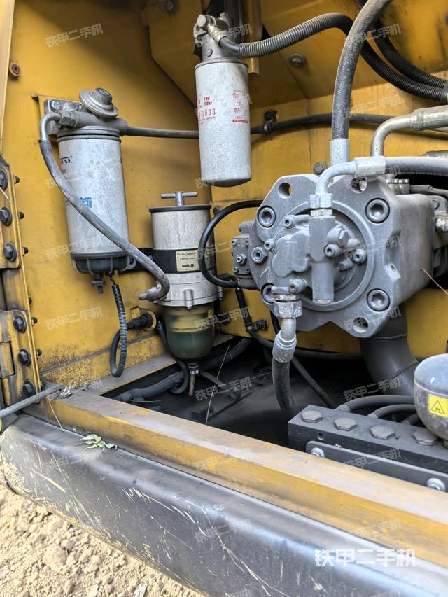 液壓泵斜45?右（大件艙室）