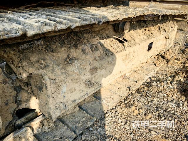 右側(cè)履帶整體?（行走機(jī)構(gòu)）