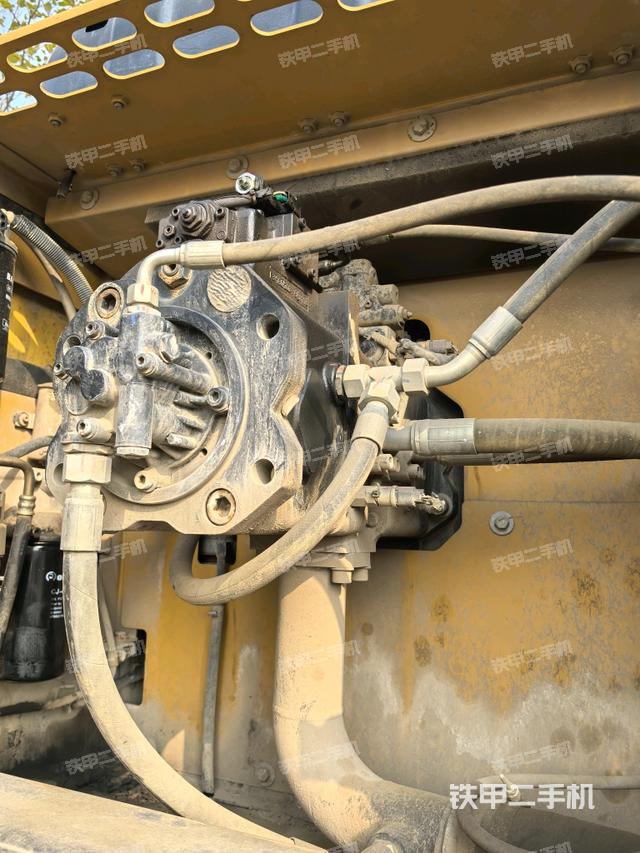 液壓泵斜45?左（大件艙室）