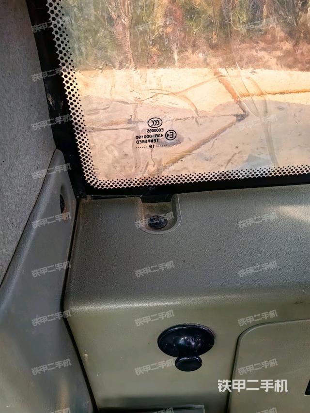 后窗玻璃角標(biāo)（駕駛室部分）