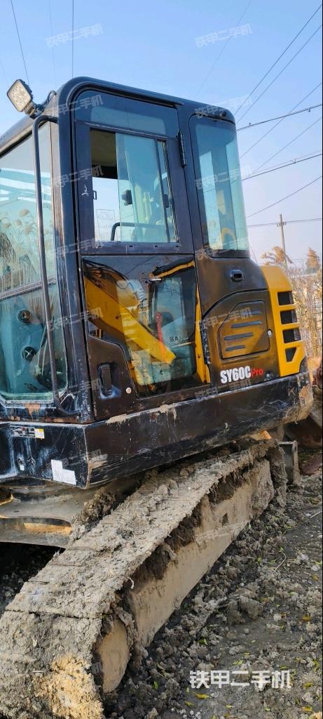 駕駛室整體（整機(jī)外觀）