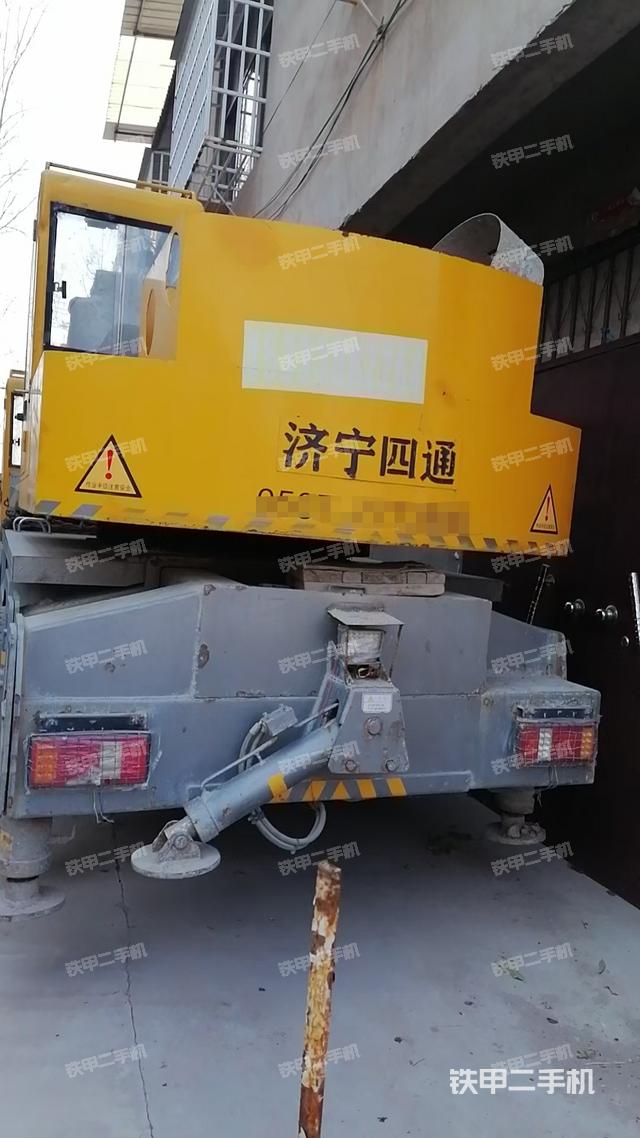 整機(jī)右側(cè)(設(shè)備外觀及核心部件) 整機(jī)右側(cè)(設(shè)備外觀及核心部件)