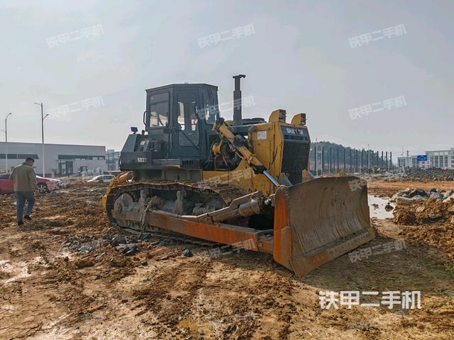 右前45°（推土機整車外觀）