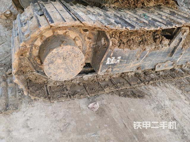 右側(cè)履帶整體?（行走機(jī)構(gòu)）