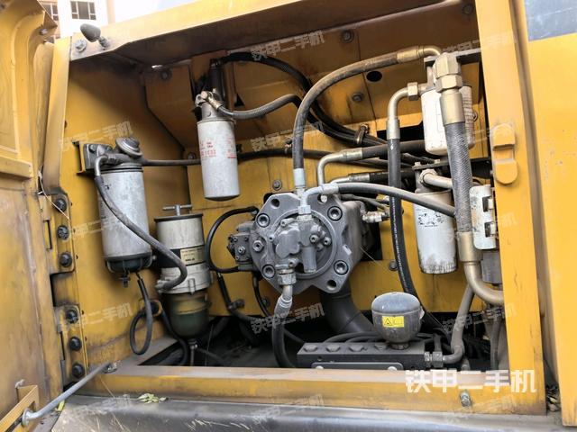 液壓泵斜45?左（大件艙室）