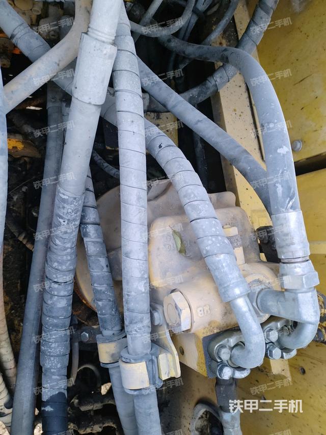 回轉(zhuǎn)馬達(dá)（上車部件）