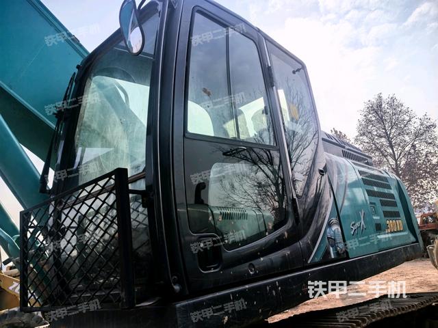 駕駛室整體（整機(jī)外觀）