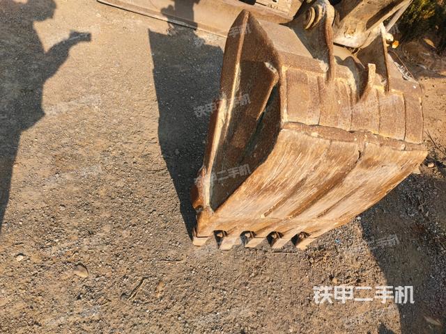 鏟斗45度(工作和回轉(zhuǎn)裝置) 鏟斗45度(工作和回轉(zhuǎn)裝置)
