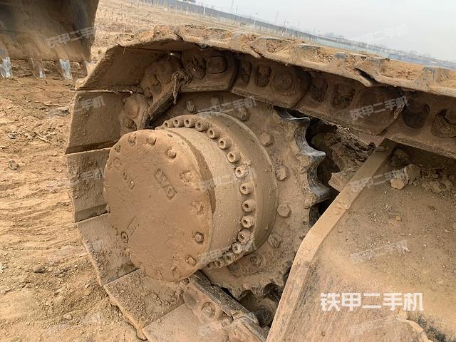 單側(cè)履帶整體（整機(jī)外觀）