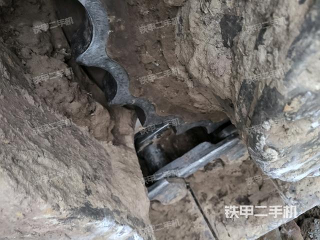 左側(cè)行走馬達蓋板(行走機構(gòu)) 左側(cè)行走馬達蓋板(行走機構(gòu))