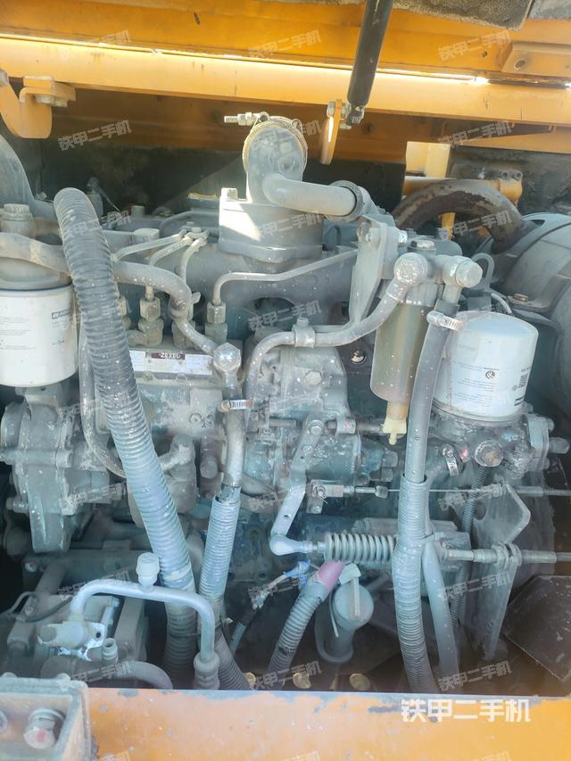 發(fā)動(dòng)機(jī)室（上車部件）