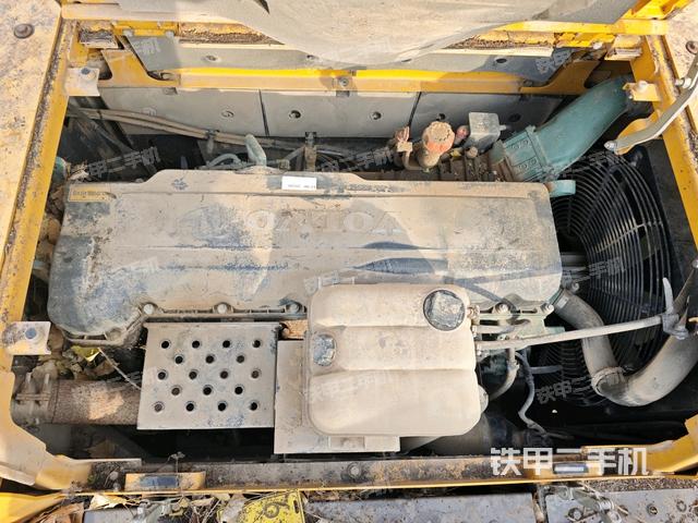 發(fā)動機(jī)整體俯視（整機(jī)外觀）