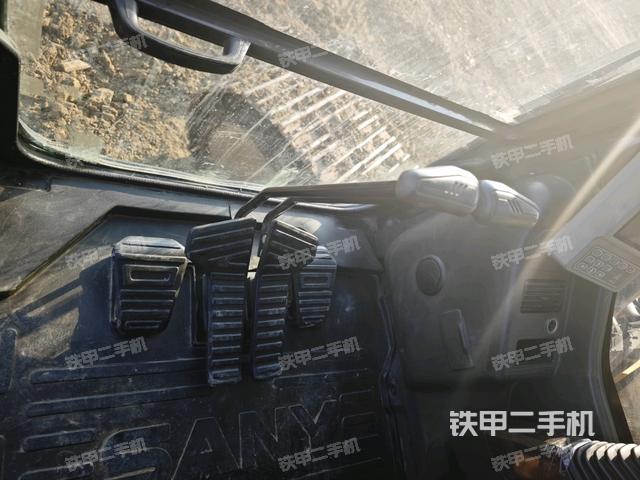 后窗玻璃角標(biāo)（駕駛室部分）