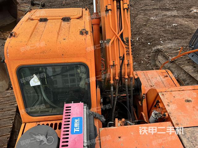 駕駛室頂部（整機(jī)外觀）