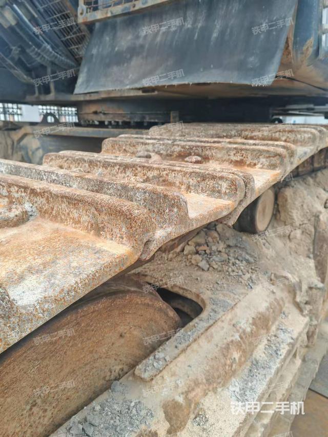 單側(cè)履帶整體（整機(jī)外觀）