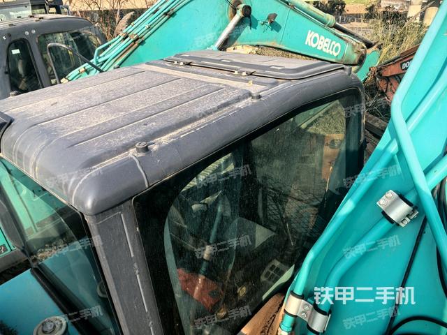 駕駛室頂部（整機(jī)外觀）