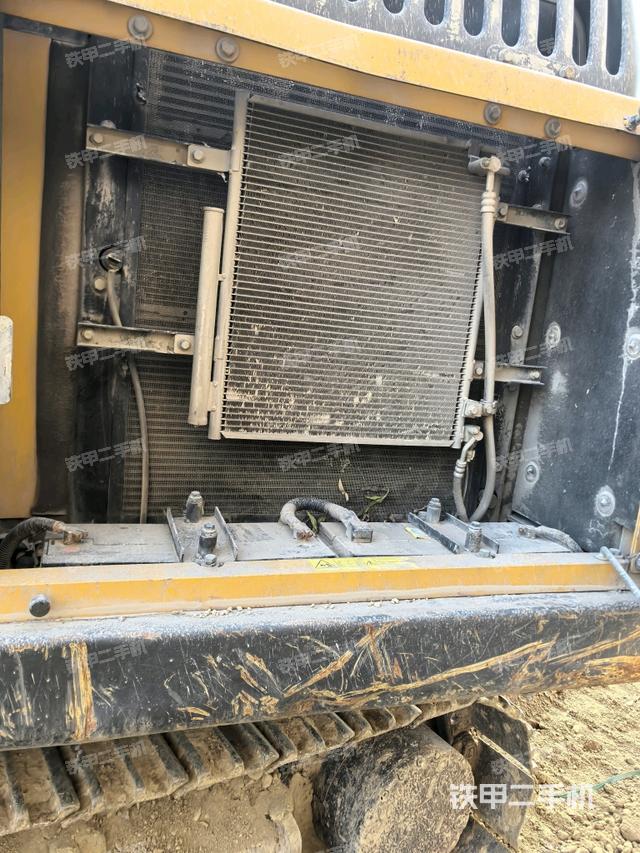 散熱器正面（大件艙室）