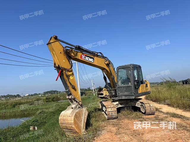 徐工XE135D挖掘機(jī)