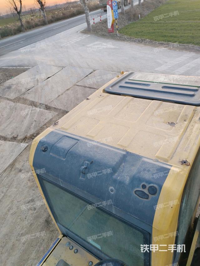 駕駛室頂部俯視（上車部件）