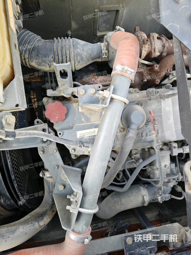 氣門(mén)室蓋螺絲特寫(xiě)（上車(chē)部件）