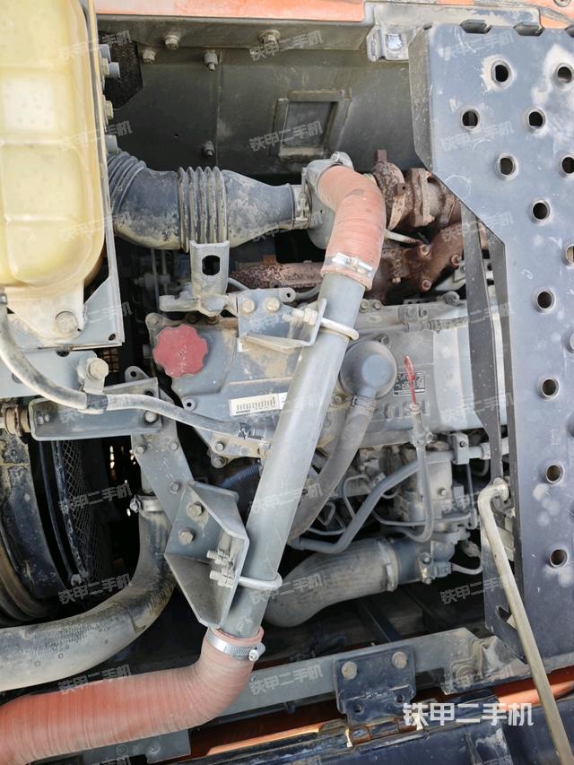 發(fā)動(dòng)機(jī)室（上車(chē)部件）