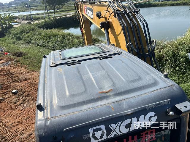 駕駛室頂部(整機(jī)外觀) 駕駛室頂部(整機(jī)外觀)