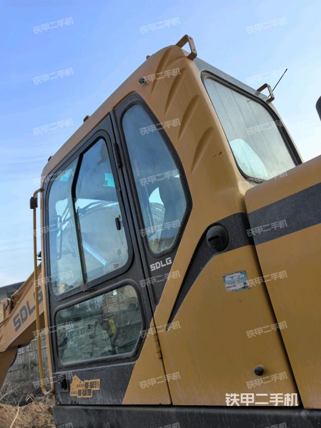 駕駛室正側(cè)（駕駛室部分）