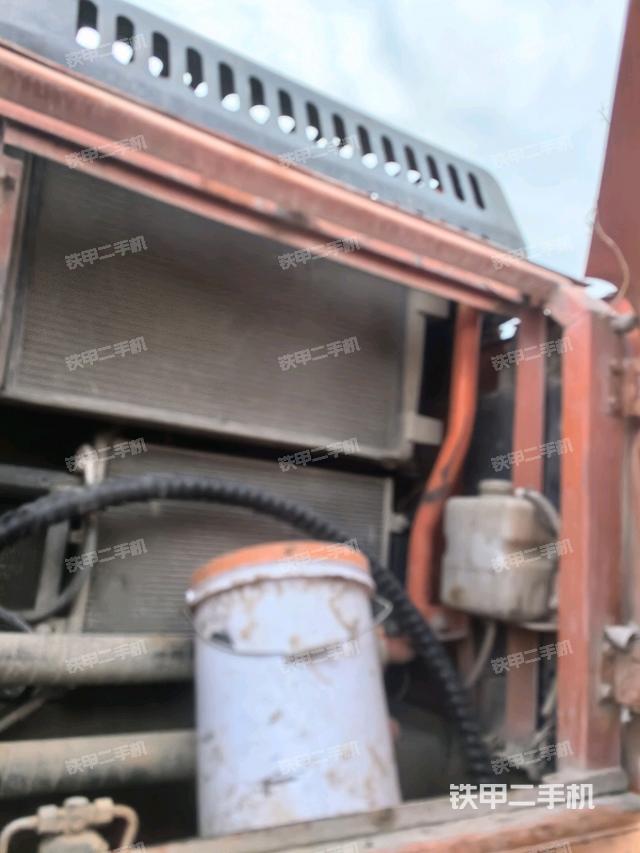 散熱器正面(大件艙室) 散熱器正面(大件艙室)