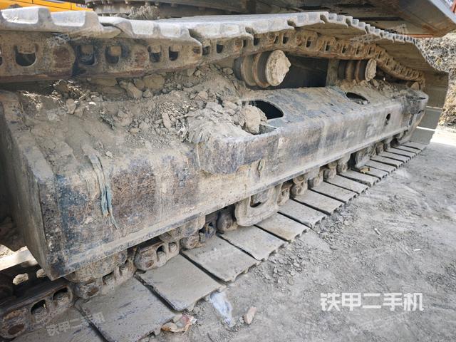 單側(cè)履帶整體（整機(jī)外觀）