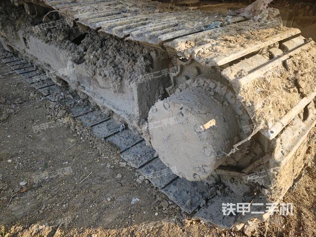 右側(cè)履帶整體(行走機(jī)構(gòu)) 右側(cè)履帶整體(行走機(jī)構(gòu))
