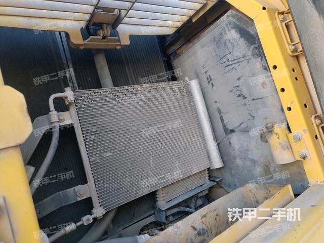 散熱器正面（大件艙室）