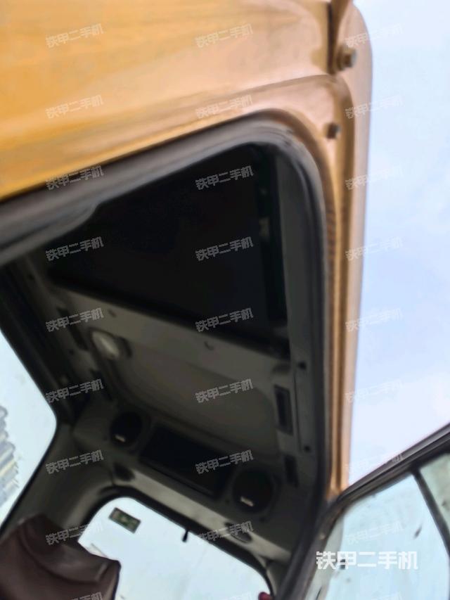 頂棚整體（駕駛室部分）