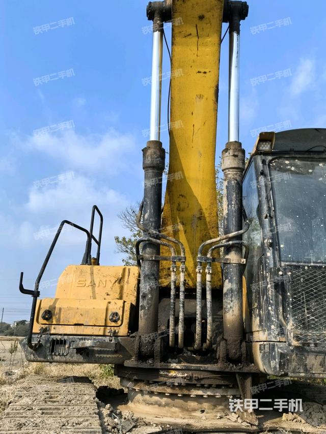 大臂油缸整體?豎拍（工作和回轉(zhuǎn)裝置）