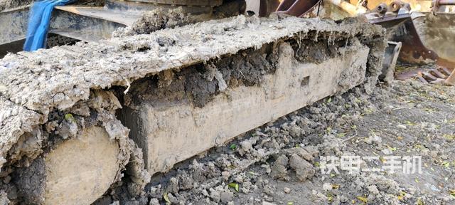 單側(cè)履帶整體（整機(jī)外觀）