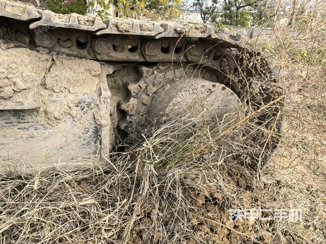 左驅(qū)動輪（行走機構(gòu)）