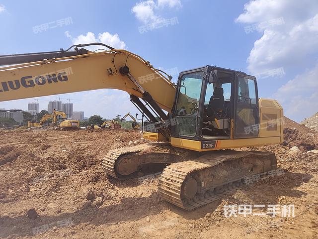 柳工CLG922F挖掘机