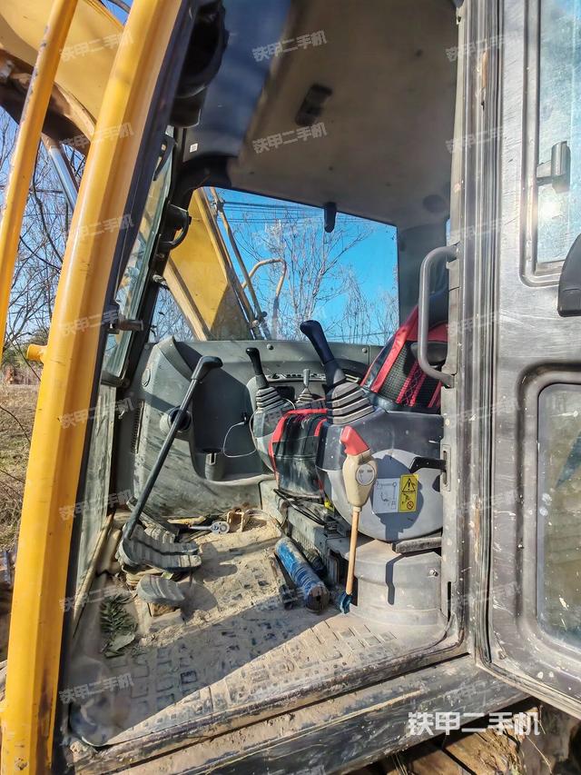 駕駛室整體（整機(jī)外觀）