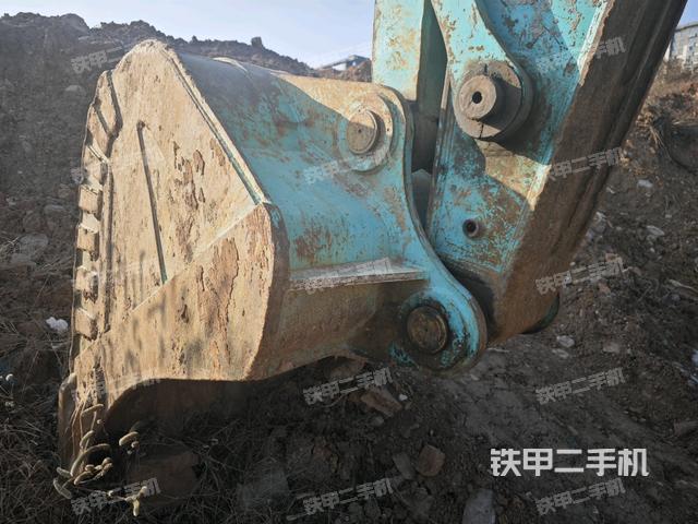 大臂油缸整體?豎拍(工作和回轉(zhuǎn)裝置) 大臂油缸整體?豎拍(工作和回轉(zhuǎn)裝置)