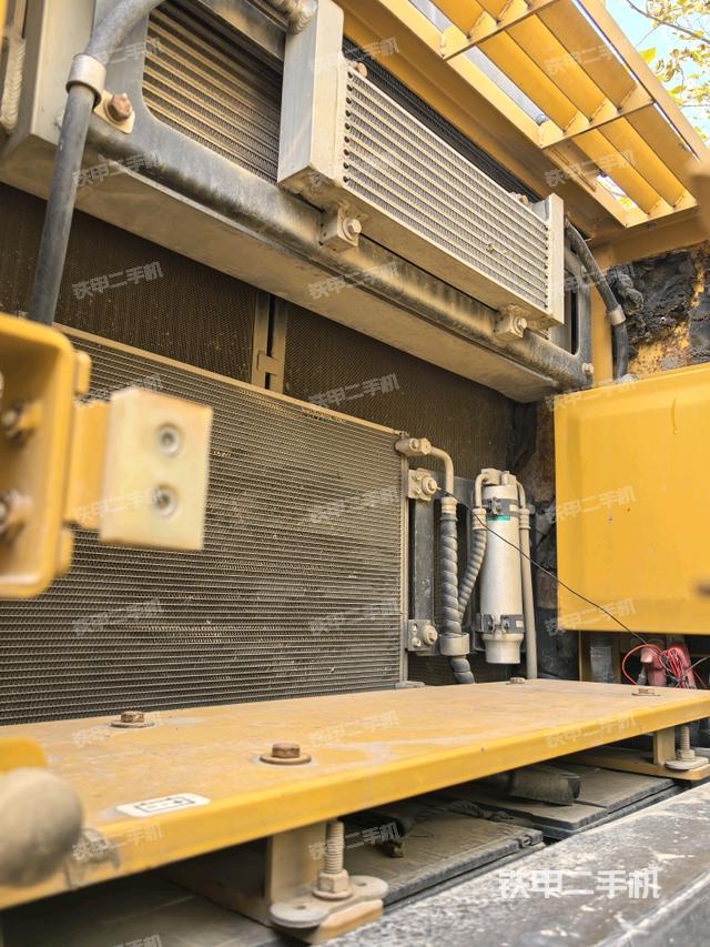 散熱器正面（大件艙室）