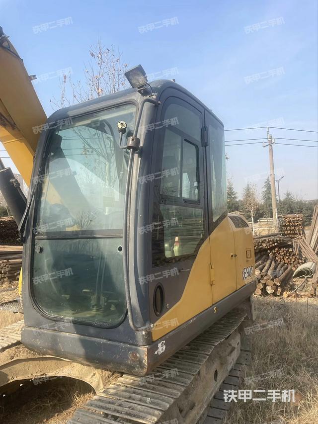 駕駛室整體（整機外觀）