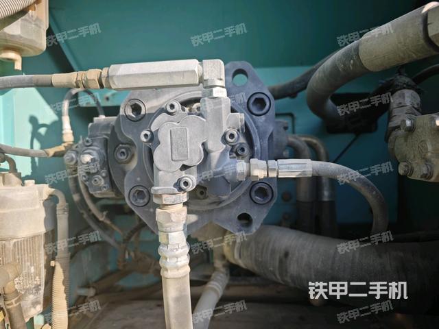 液壓泵斜45?左（大件艙室）