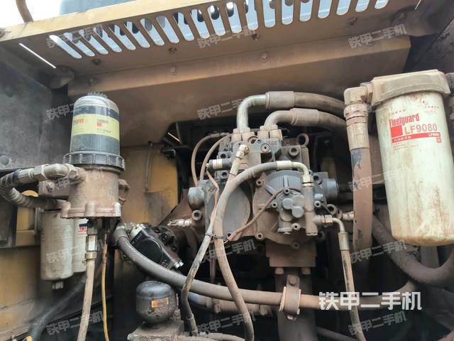 液壓泵斜45?左（大件艙室）