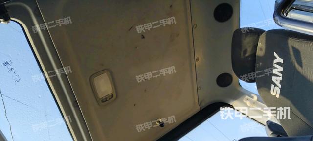 駕駛室頂部（整機(jī)外觀）