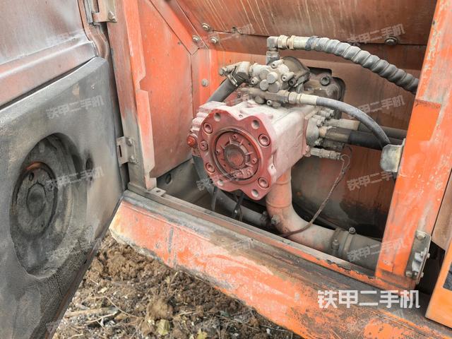 液壓泵斜45?左(大件艙室) 液壓泵斜45?左(大件艙室)