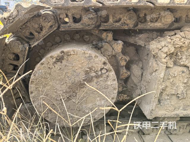 右驅(qū)動輪（行走機構(gòu)）