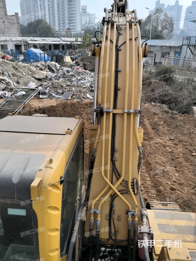 大臂背部俯視（工作和回轉(zhuǎn)裝置）