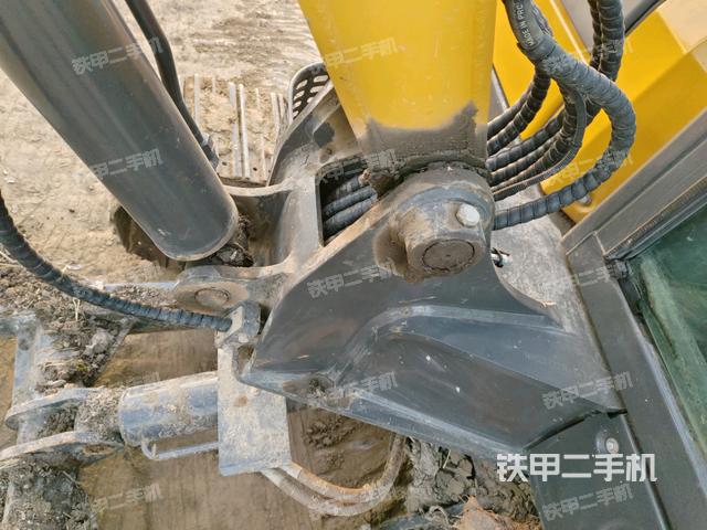 大臂根部?斜（工作和回轉(zhuǎn)裝置）