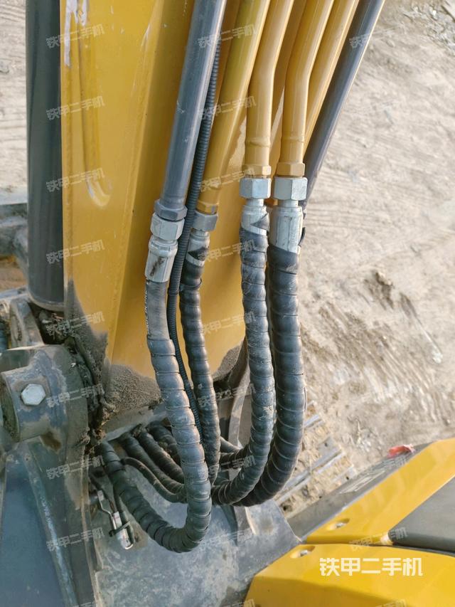 大臂背部俯視（工作和回轉(zhuǎn)裝置）